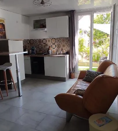 Bel Cosy Independant, Jolie Terrasse Apartment *