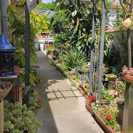 Bel Cosy Independant, Jolie Terrasse شقة